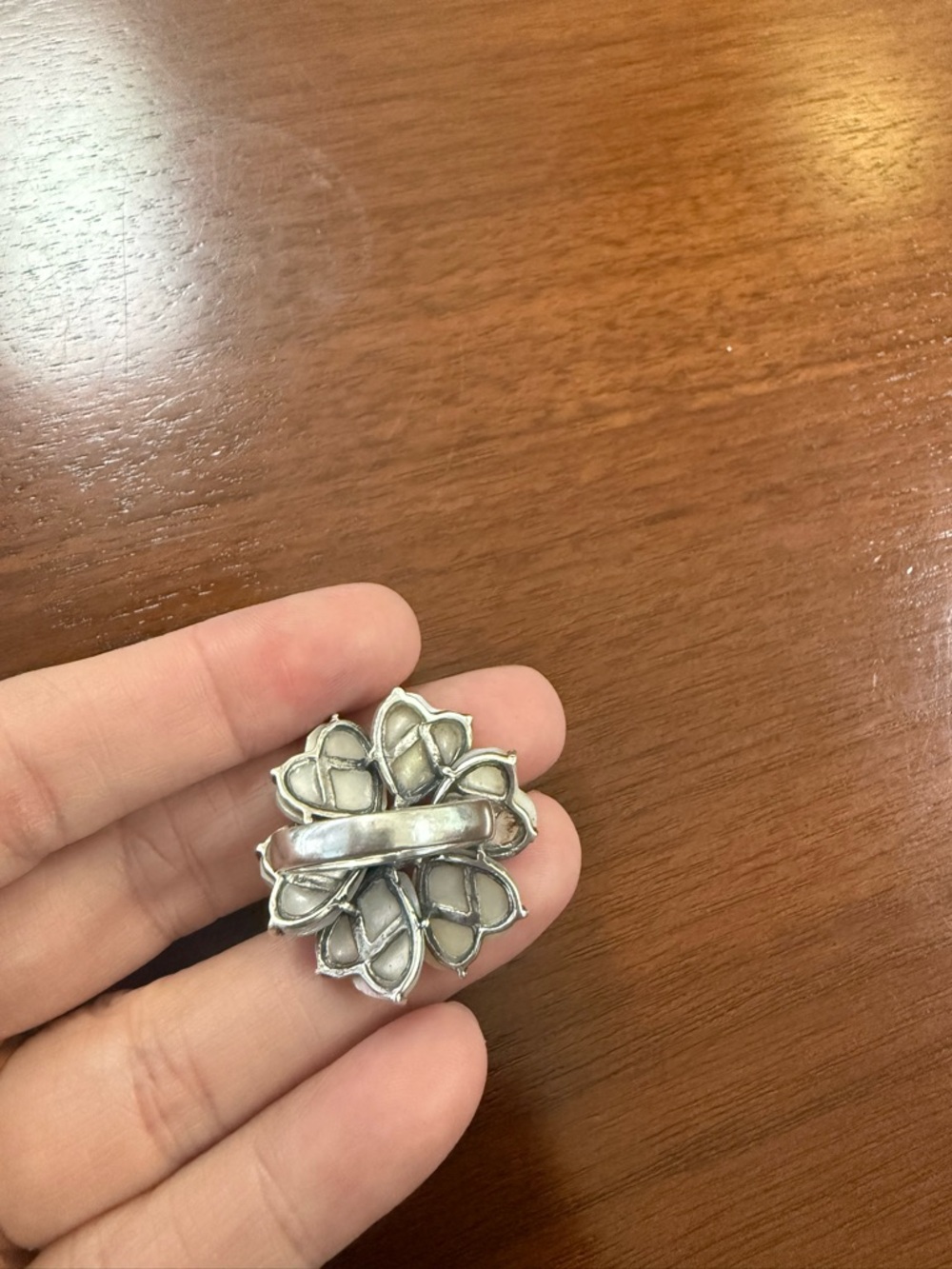 Mother-of-Pearl Flower Cocktail Ring - Picture 4 of 4